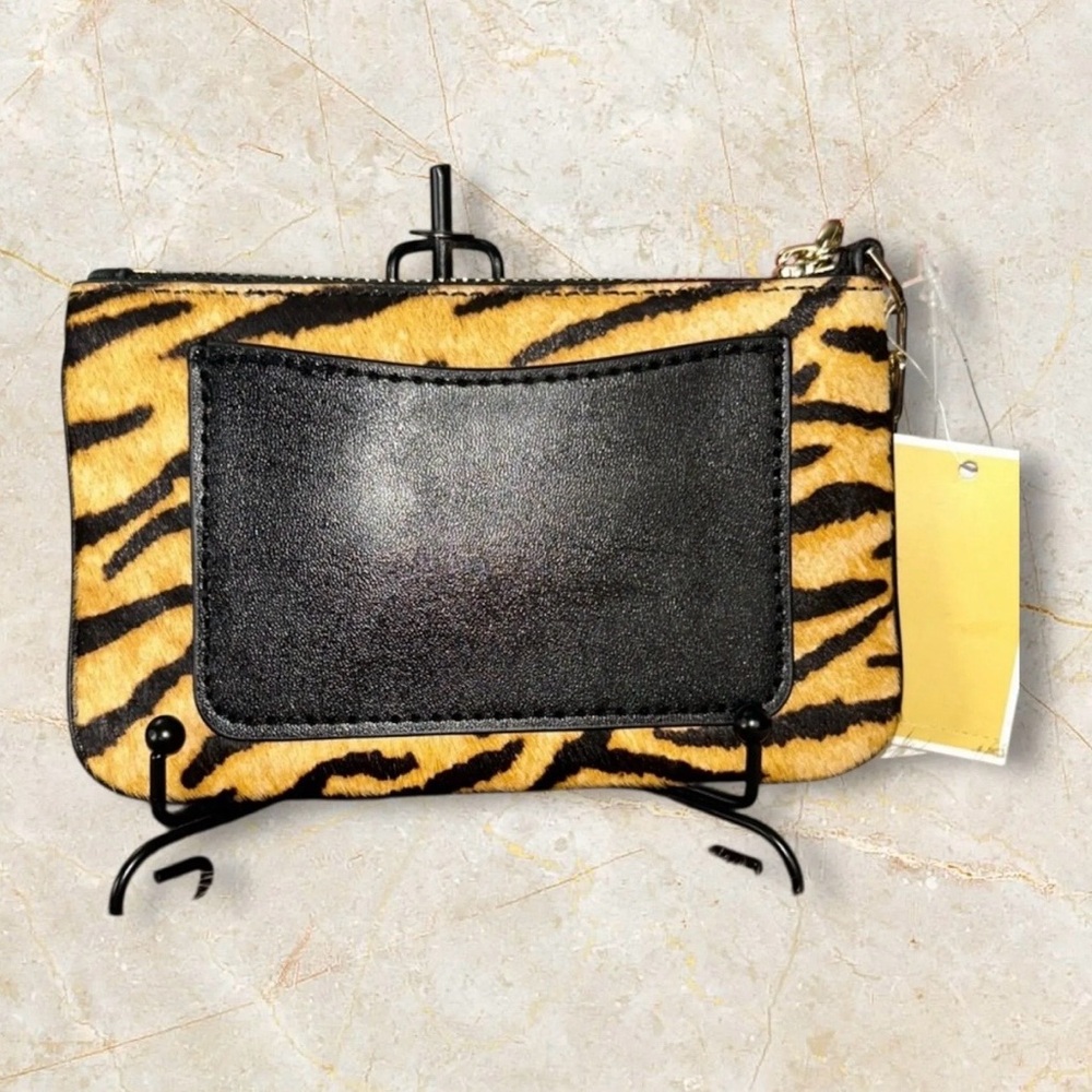 Michael Kors Parker Marigold
Key Card Holder Dyed Calf Hair 5.5'× 3.25" NWT $178 - Picture 4 of 5